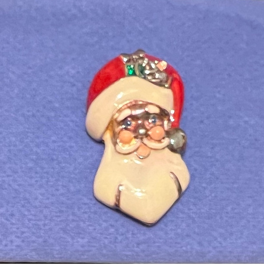 Vintage Avon Santa Claus Tac Pin Christmas Holiday North Pole  Saint Nicholas